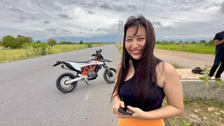 ရှက်တတ်တဲ့ မန္တလေးသူနဲ့ Ktm 690 SMC R ဝယ်ပြီးပြီးချင်း လမ်းသစ်မှာ ဓာတ်ပုံရိုက် [upl. by Blum642]