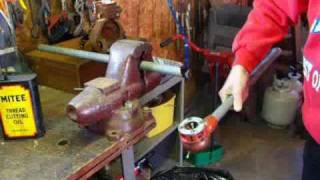 MACHINE SHOP TIPS 7 Cutting Pipe Threads tubalcain [upl. by Myo71]