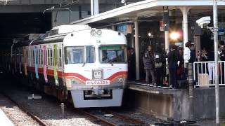 伊予鉄道125周年記念電車 「だんだん125ワンツー号」 発車 [upl. by Harrietta]