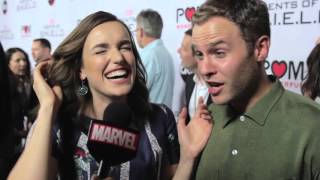 Iain de Caestecker amp Elizabeth Henstridge – Marvel’s Agents of SHIELD on the Red Carpet [upl. by Esli]