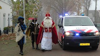 Politie brengt Sinterklaas naar Hekelingen [upl. by Safier]