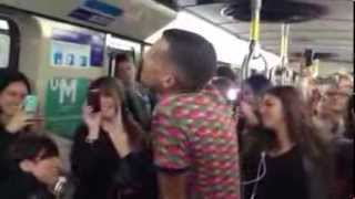 Stromae chante Formidable dans le métro de Montréal STM Stromae [upl. by Huxley]